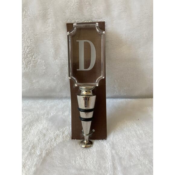 New Initial "D" Etched Acrylic Wine Stopper - Picture 1 of 2